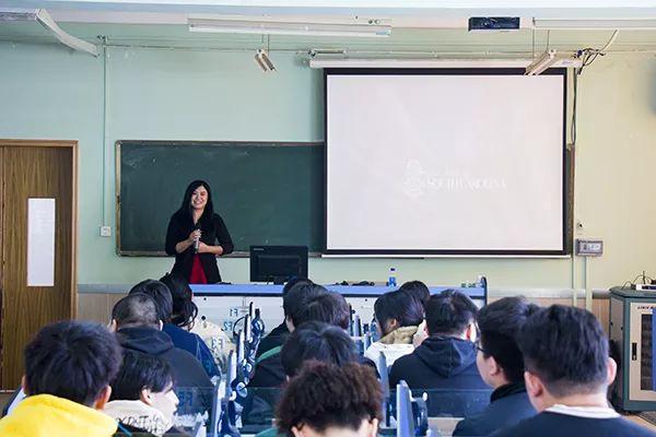 名校来访|美国佛蒙特大学、南卡罗莱纳大学招生官来访郑州宝威体育官方 ！